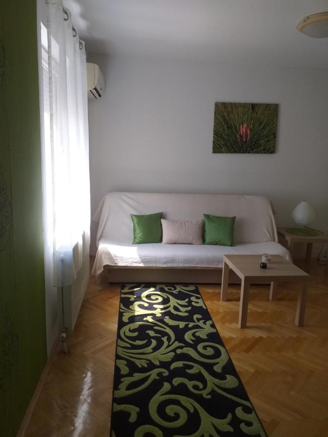 Apartment Kiwi Новий Сад Екстер'єр фото